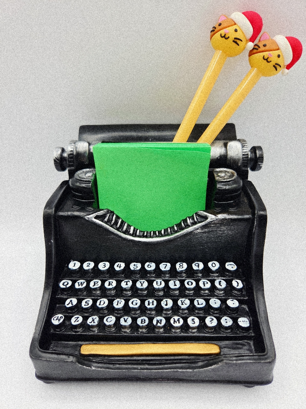 Black Retro Typewriter Pencil Holder